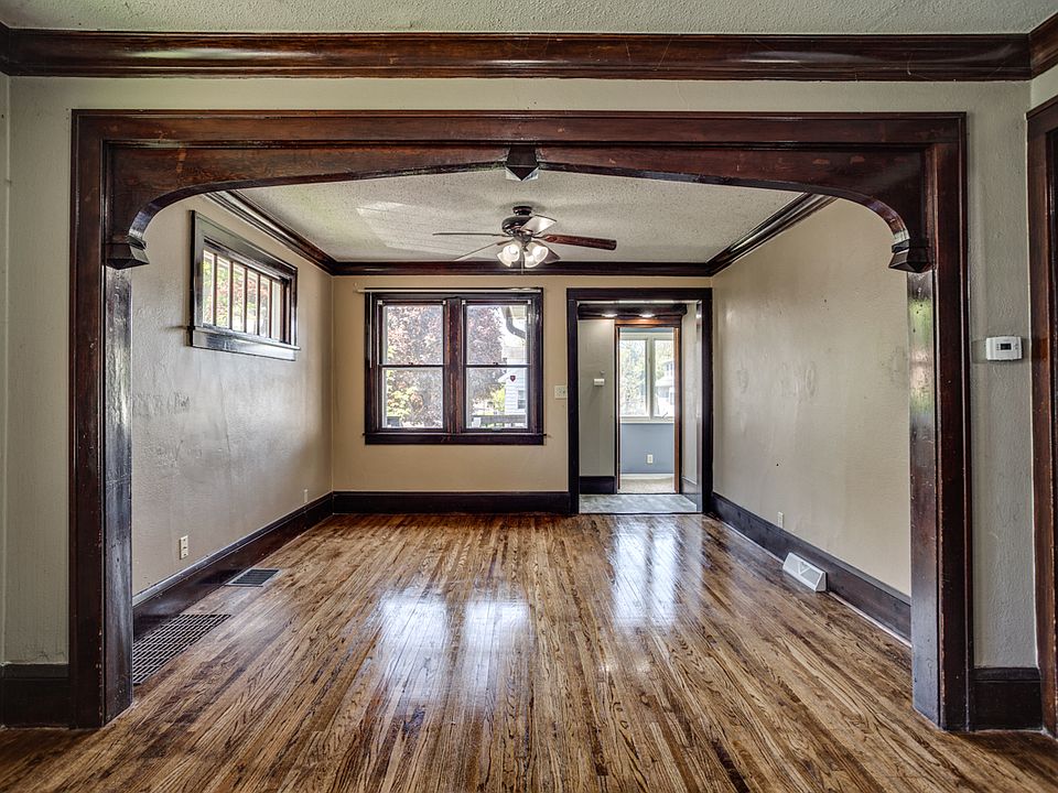2nd image of 1835 Ross Ave