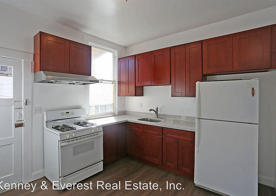 1st image of 137A Bernard St
