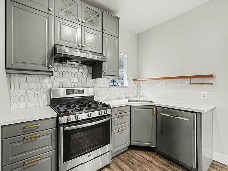 3840 Martin Luther King Jr Way #B — Photo 8
