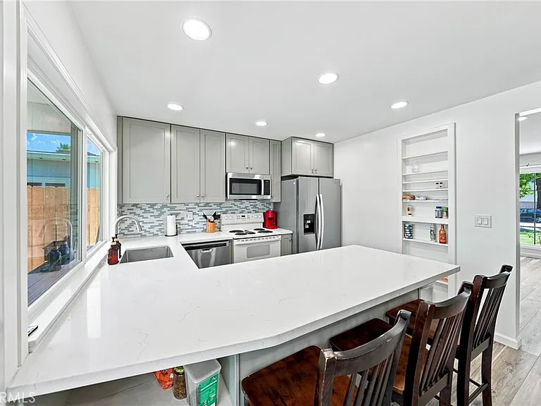 17611 Leslie Ave — Photo 12