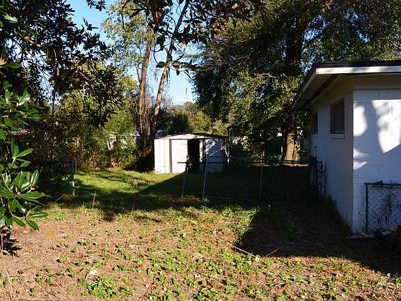 3rd image of 11506 Harlan Dr