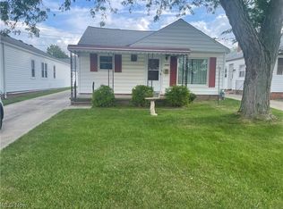 3207 Center Dr, Parma, OH