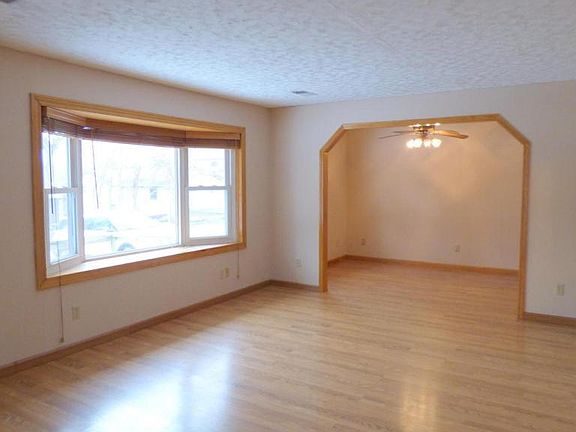2nd image of 52885 Lakeview Dr