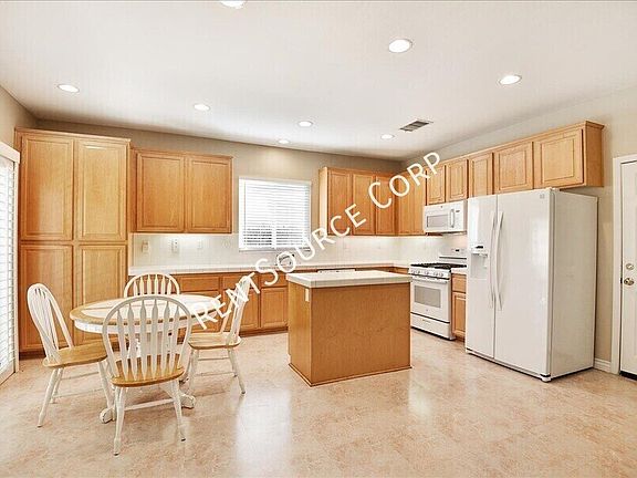 4th image of 21575 Oak Dr