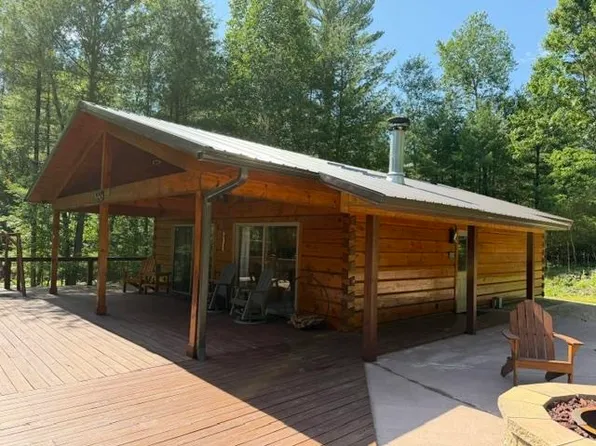 N17046 Greenstone Dr, Pembine, WI 54156
