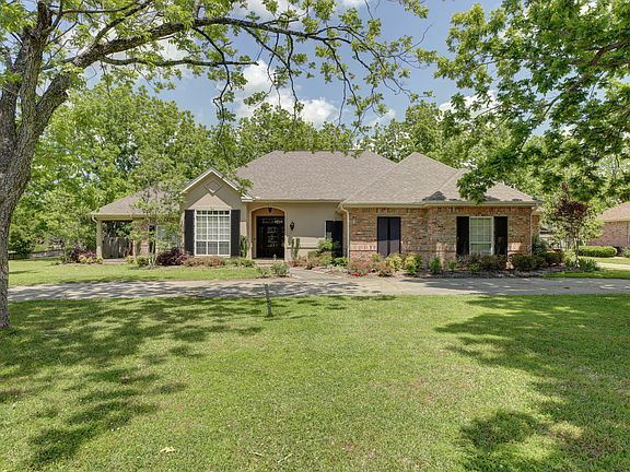 3rd image of 202 Kilbourne Cir
