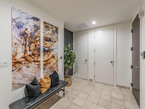 2nd image of 1505 Elm St APT 404