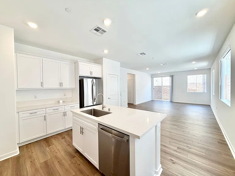 31404 Lolite Dr — Photo 13
