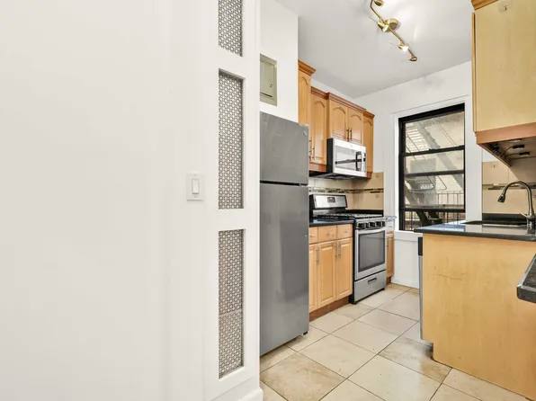 21-28 35th Street image 7 of 19