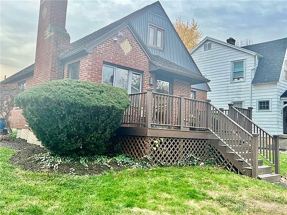 2nd image of 150 E Bruce Ave