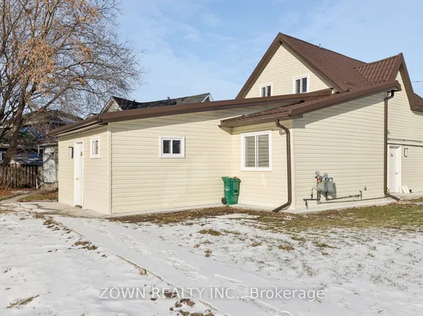26 A Metcalfe St, Quinte West, ON K8V 4C7