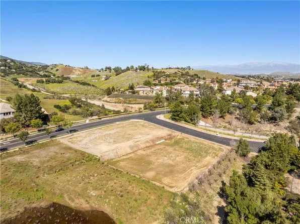 8365 Kiley Ct, Corona, CA 92883