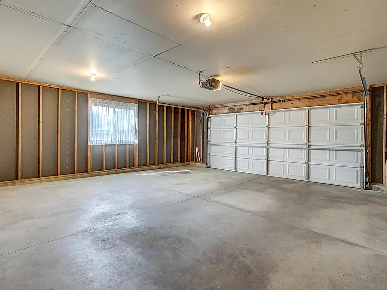 1300 Carriage Dr #A — Photo 38