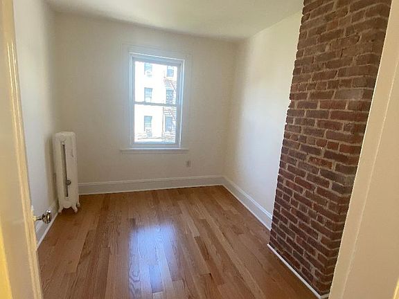 4th image of 2150 28th St #2