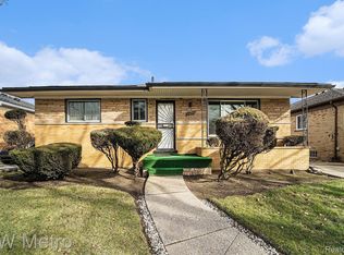 23290 Harding St, Oak Park, MI 48237