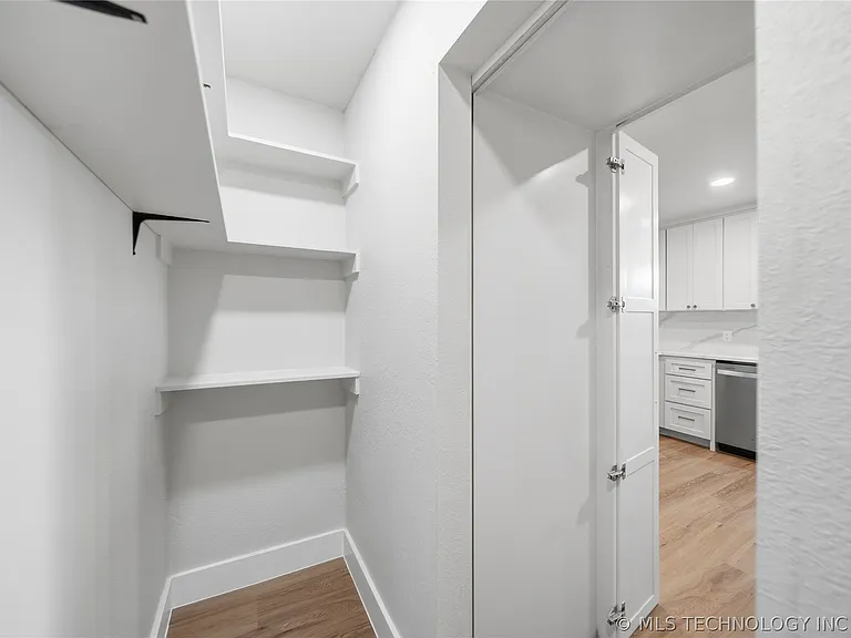 10714 S 86th East Cir — Photo 13