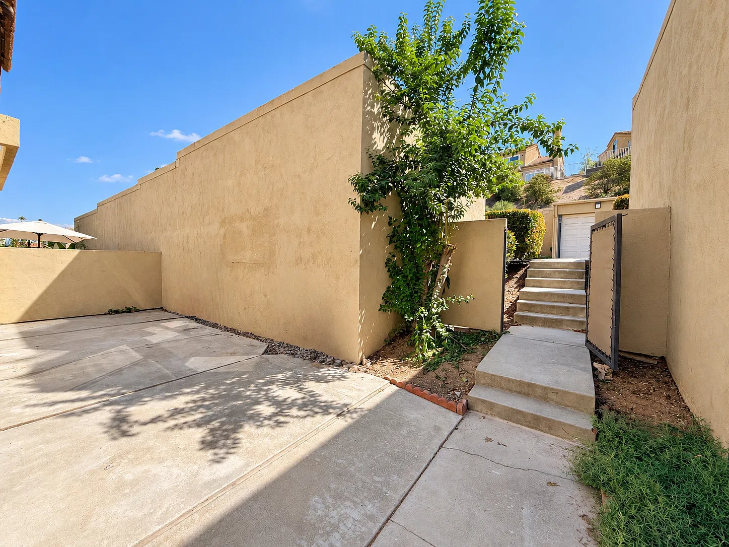 2 bed, 2.5 bath, 1136 sqft, $2,700 — Photo 4