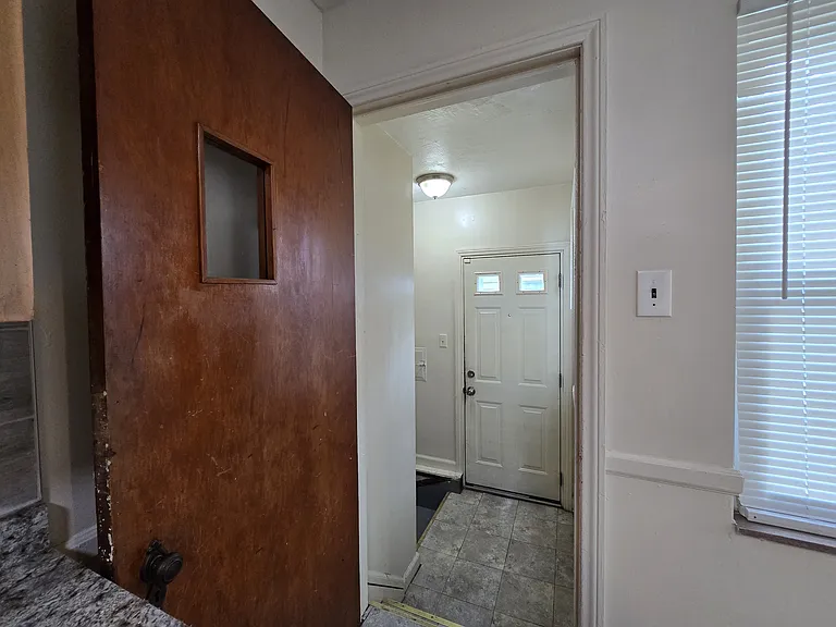 15205 Maplewood Ave — Photo 39