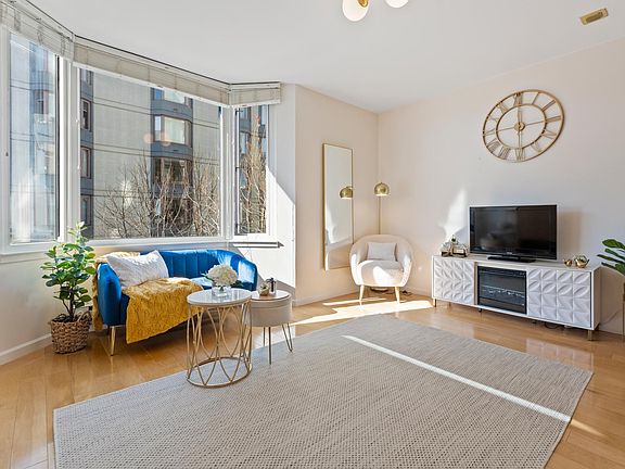2nd image of 201 Harrison St APT 402