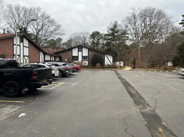 515 Daryl Dr, Medford, NY 11763