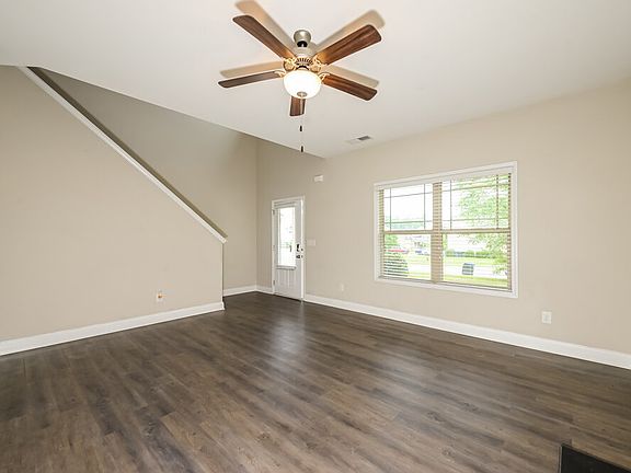 5th image of 592 Joneus Dr