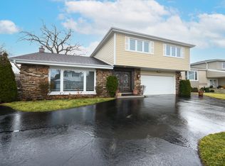 9833 N Lauren Ln, Niles, IL