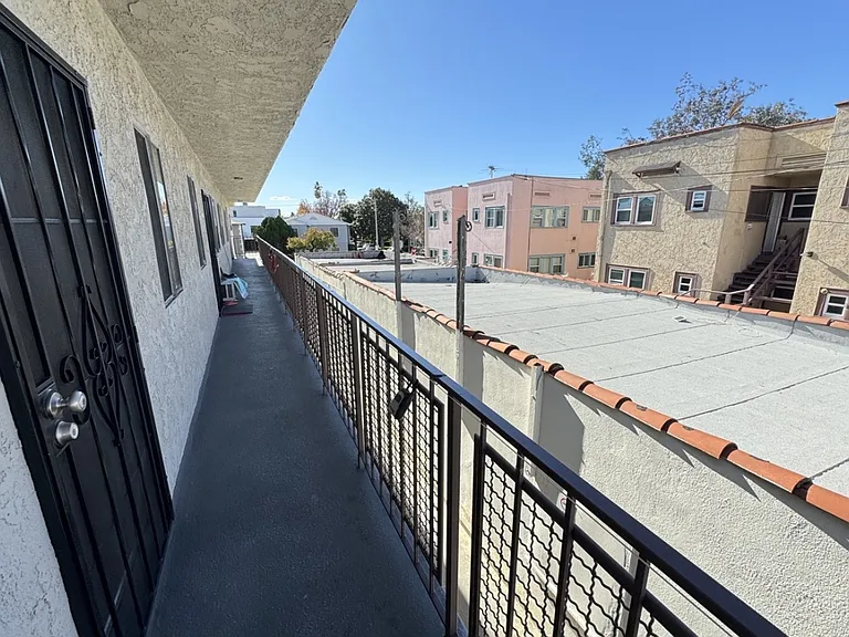 311 E Maple St #6A — Photo 11