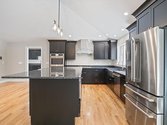 5th image of 122 Green Acres Drive