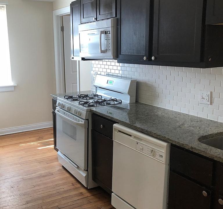 1st image of 4437 W Fullerton Ave