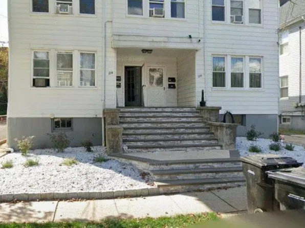 326 Cedar Ave, Highland Park, NJ