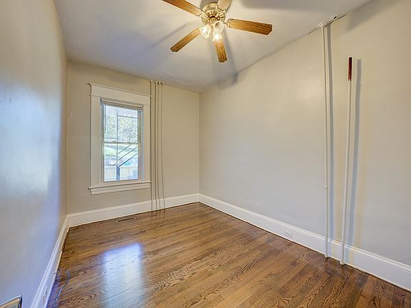 5th image of 315 Woods Ave SW #1