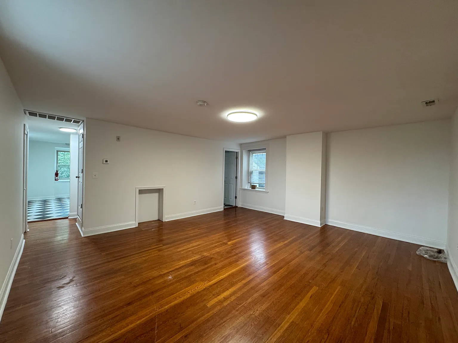 3 bed, 1400 sqft, $1,995 — Photo 4
