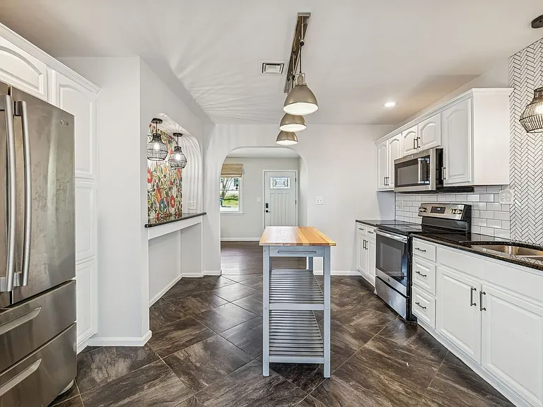 833 Rose Park Dr — Photo 10