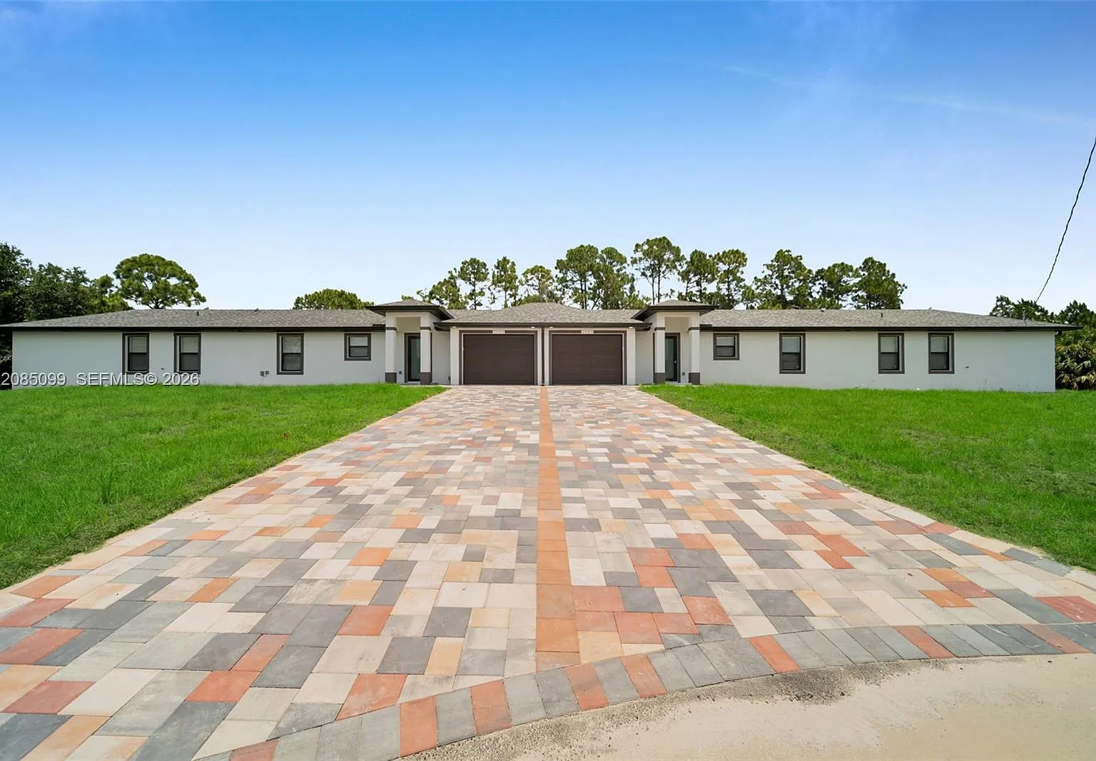 4986 Fairway Ct — Photo 2