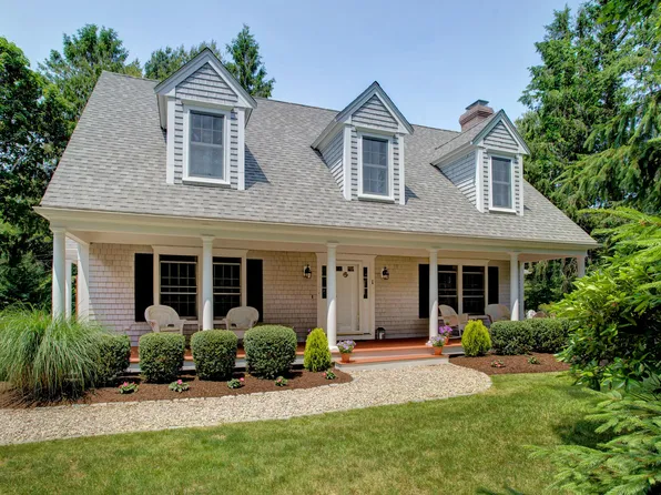 1 Mcgregor Road, Woods Hole, MA 02543