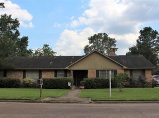 6825 Hialeah Dr, Beaumont, TX 77706