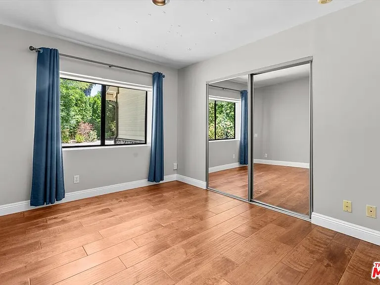 22954 Collins St — Photo 15