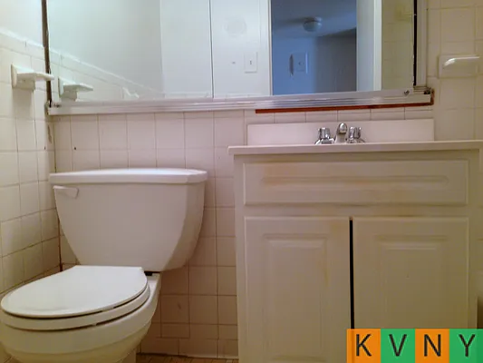 Rented by KVNY Soho | media 7