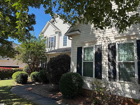 3rd image of 109 Pond Terrace Ln
