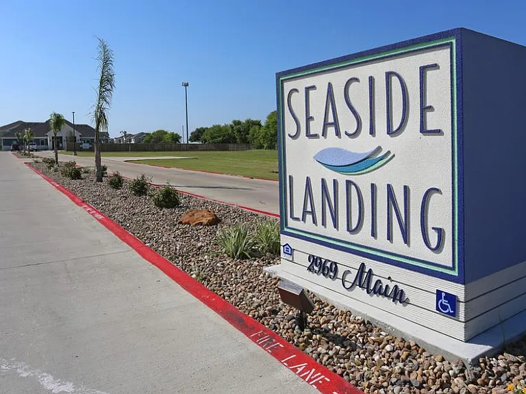 Seaside Landing Apartments — Photo 33