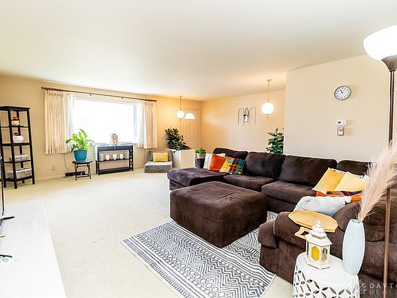 2nd image of 286 Orchard Dr