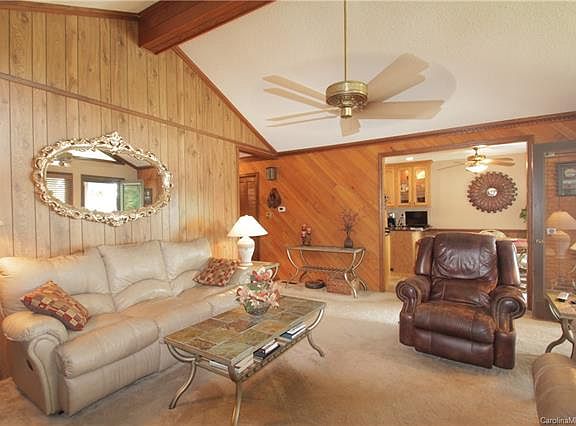 4th image of 4251 Harbor Ln