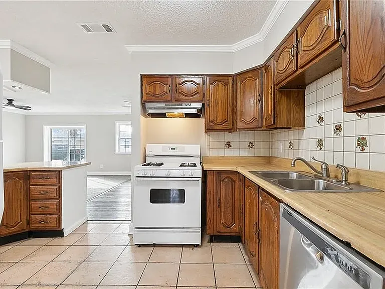 2649 Dove Ave — Photo 4