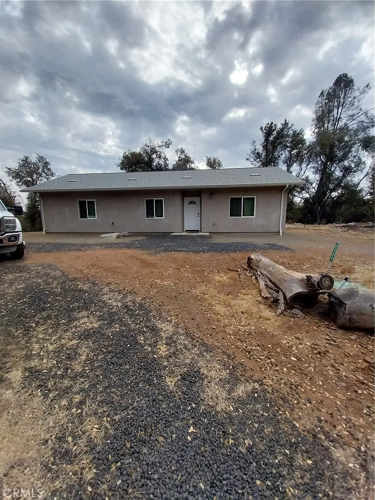 3 bed, 1242 sqft, $2,400 — Photo 1