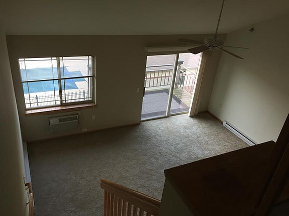 5th image of 302 Prairie Heights Dr APT 305
