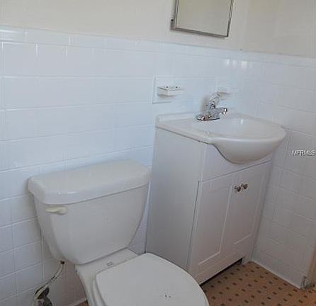 4th image of 608 W 27th St