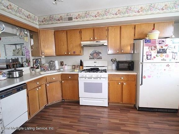 3rd image of 43 Doreen Dr
