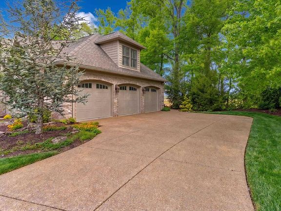 5th image of 11630 Cedarwood Ct