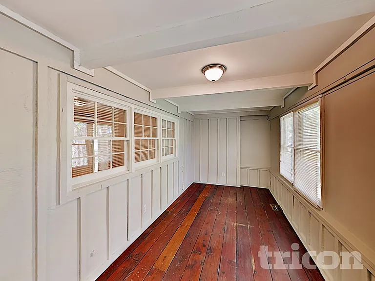 1606 Huntington Dr — Photo 12