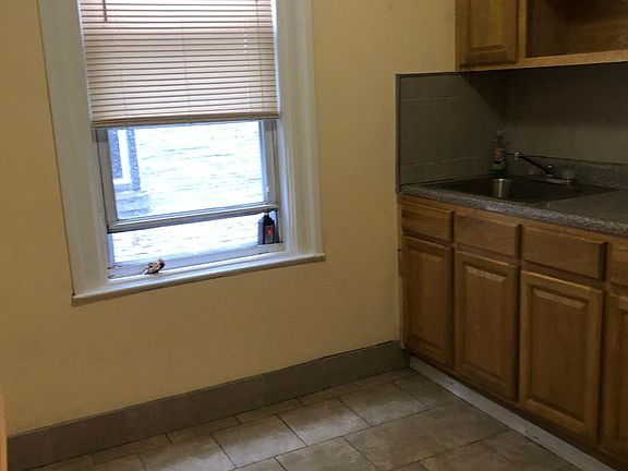 3rd image of 3029 Barnes Ave